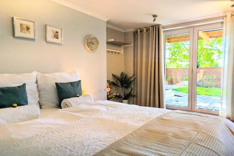 Comfortable 3-bedroom Apartment, *